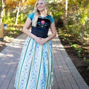 Ana Halloween costume size 10-12